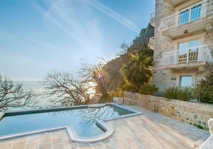 2bedroom Apt w/shared pool #5 @Pietra Mare Apts