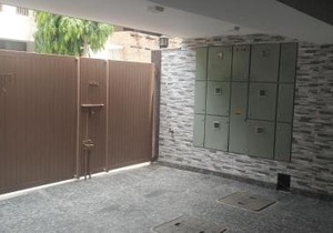 2BHK Short Stay Apartment walking Max Saket (LIFT +Kitchen+Parking+3 nights min stay)