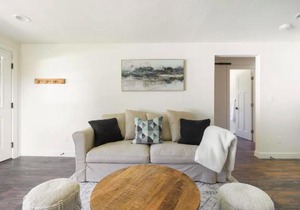 2BR 2BA Northgate, Seattle Location with Patio, BBQ, and Backyard