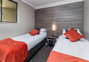 2BR 2Bath L8 Executive Apartment, in City Centre
