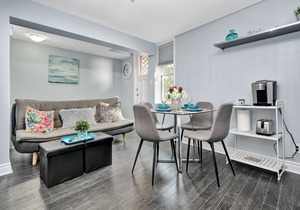 2BR Apt with Netflix and access to Rooftop Terrace!