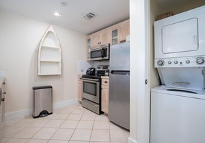 2BR Baytowne Condo! Tropical Lagoon Pool/Hot Tub, Tram to Beach, Fitness Room