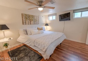 2BR Comfy condo & cute patio Broadmoor area