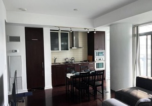 2BR Downtown Toronto Condo Steps to Union/CN Tower