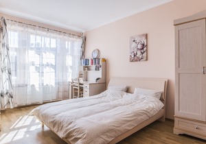 2BR Sunny Residence with parking
