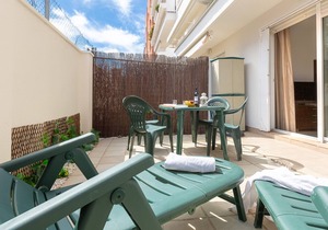 2KIS02- Cozy apartment for 4 people with pool located near the beach