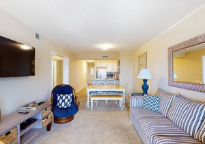 2nd-Floor Condo in Oceanfront Location w/WiFi, Screened-In Balcony, Shared Pool
