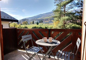 2nd floor, view mountain, swimming pool, balcony, tv, 17m², Les Arcs