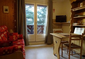 2nd floor, view mountain, swimming pool, balcony, tv, 17m², Les Arcs