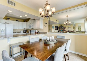 2rd Floor, remodeled Oceanfront 2 Bed/2 Bath condo sleeps 6. Oceanfront balcony & pool.