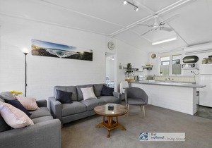 3-61 Honeysuckle Grove, Beach Unit in Silverleaves.