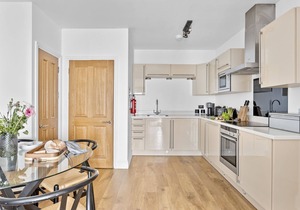 3 At The Beach, Torcross - an apartment that sleeps 4 guests in 2 bedrooms