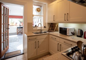 3 Avonside with stunning waterside views, near beach, in Bantham, South Devon