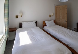 3 Avonside with stunning waterside views, near beach, in Bantham, South Devon