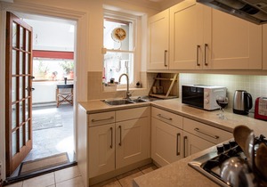 3 Avonside with stunning waterside views, near beach, in Bantham, South Devon