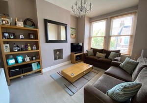 3 bed Apartment in Colliers Wood