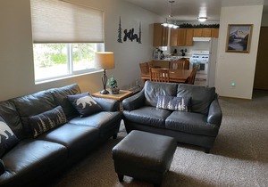 3 Bedroom, 1 Bath Peaceful Lodge Just Minutes From The Kenai River and Soldotna!