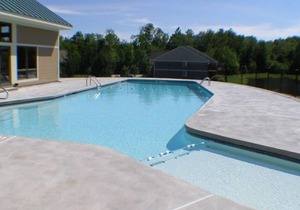 3 Bedroom 2 Bath Unit Overlooking Pond & Closest to Pools & Sports Club!