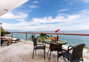 3 Bedroom/4 Bathroom Condo on Los Muertos Beach