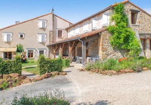 3 bedroom accommodation in Roussines