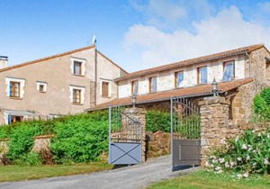 3 bedroom accommodation in Roussines