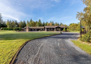 3 bedroom accommodation in Auchterarder