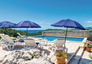 3 bedroom accommodation in Radovcici
