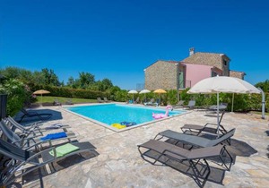 3 bedroom accommodation in Baredine