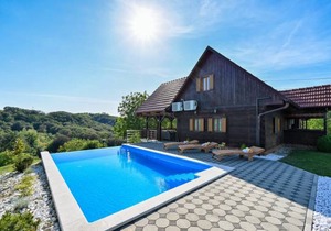 3 bedroom accommodation in Bedenica