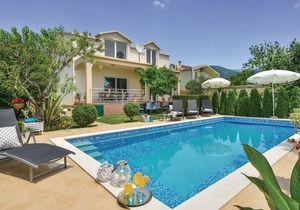3 bedroom accommodation in Kastel Stari
