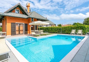 3 bedroom accommodation in Albarella RO