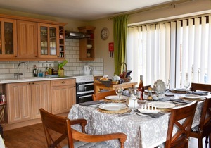 3 bedroom accommodation in Beaminster