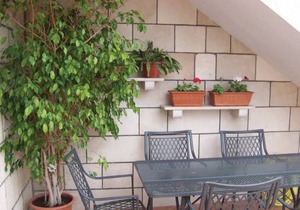 3 bedroom accommodation in Pucisca