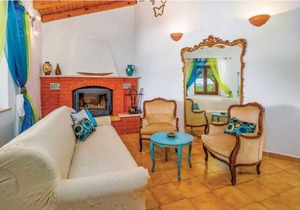 3 bedroom accommodation in Snasici