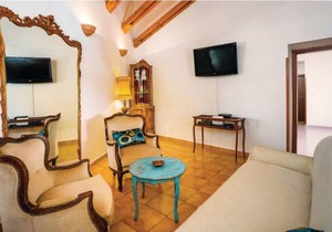 3 bedroom accommodation in Snasici