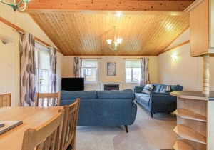 3 bedroom accommodation in Sproatley