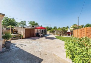 3 bedroom accommodation in Kringa