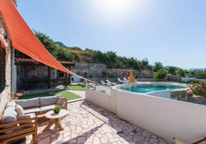 3 bedroom accommodation in Kucine