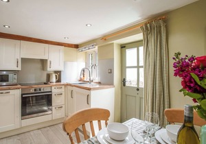 3 bedroom accommodation in Bradwell