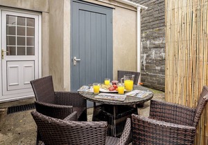 3 bedroom accommodation in New Quay