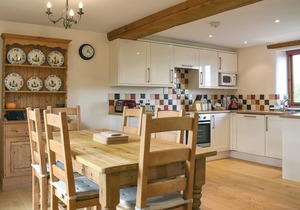 3 bedroom accommodation in Leigh, near Sherborne