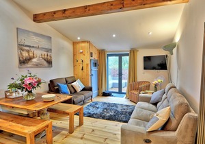 3 bedroom accommodation in Wellow, near Yarmouth