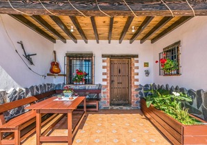 3 bedroom accommodation in El Borge