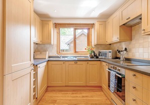 3 bedroom accommodation in Tilford, Farnham
