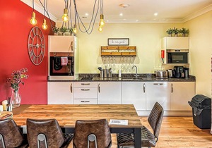 3 bedroom accommodation in Flaxton