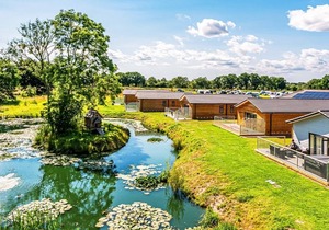 3 bedroom accommodation in Flaxton