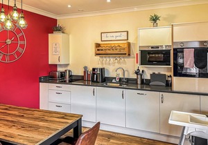 3 bedroom accommodation in Flaxton
