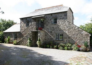 3 Bedroom Accommodation in Two Acres of Gardens on edge of village of Blisland
