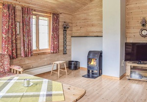 3 bedroom accommodation in Olden