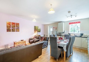 3 bedroom accommodation in Great Hatfield, near Hornsea